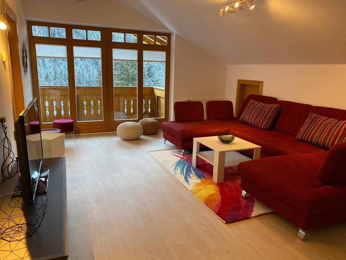 Apartments Oberhollenzer ブラーイエス エクステリア 写真