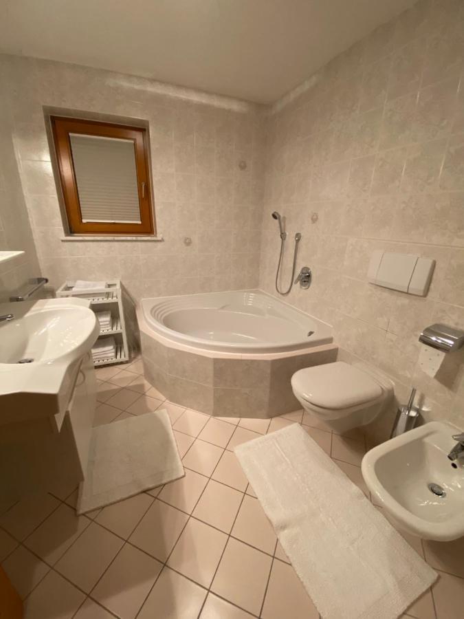 Apartments Oberhollenzer ブラーイエス エクステリア 写真