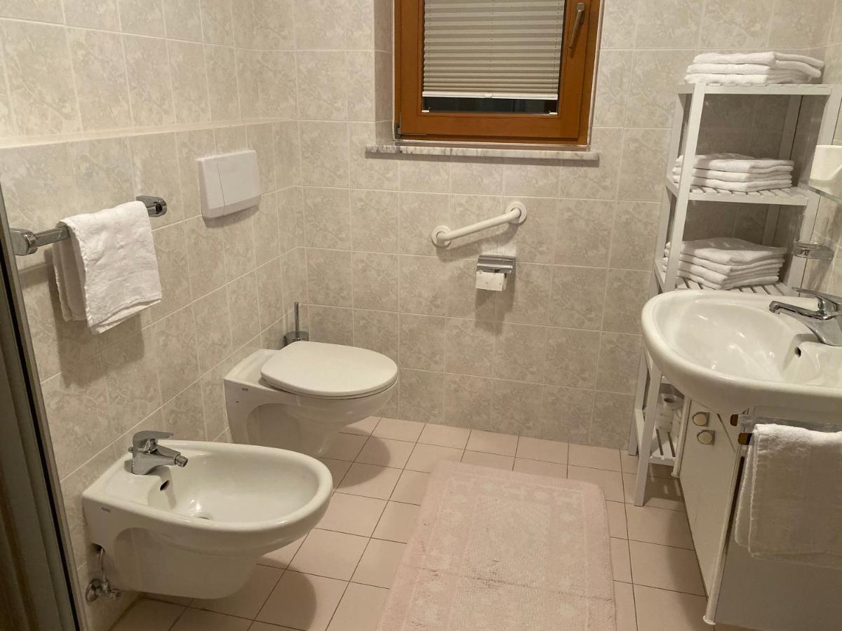 Apartments Oberhollenzer ブラーイエス エクステリア 写真