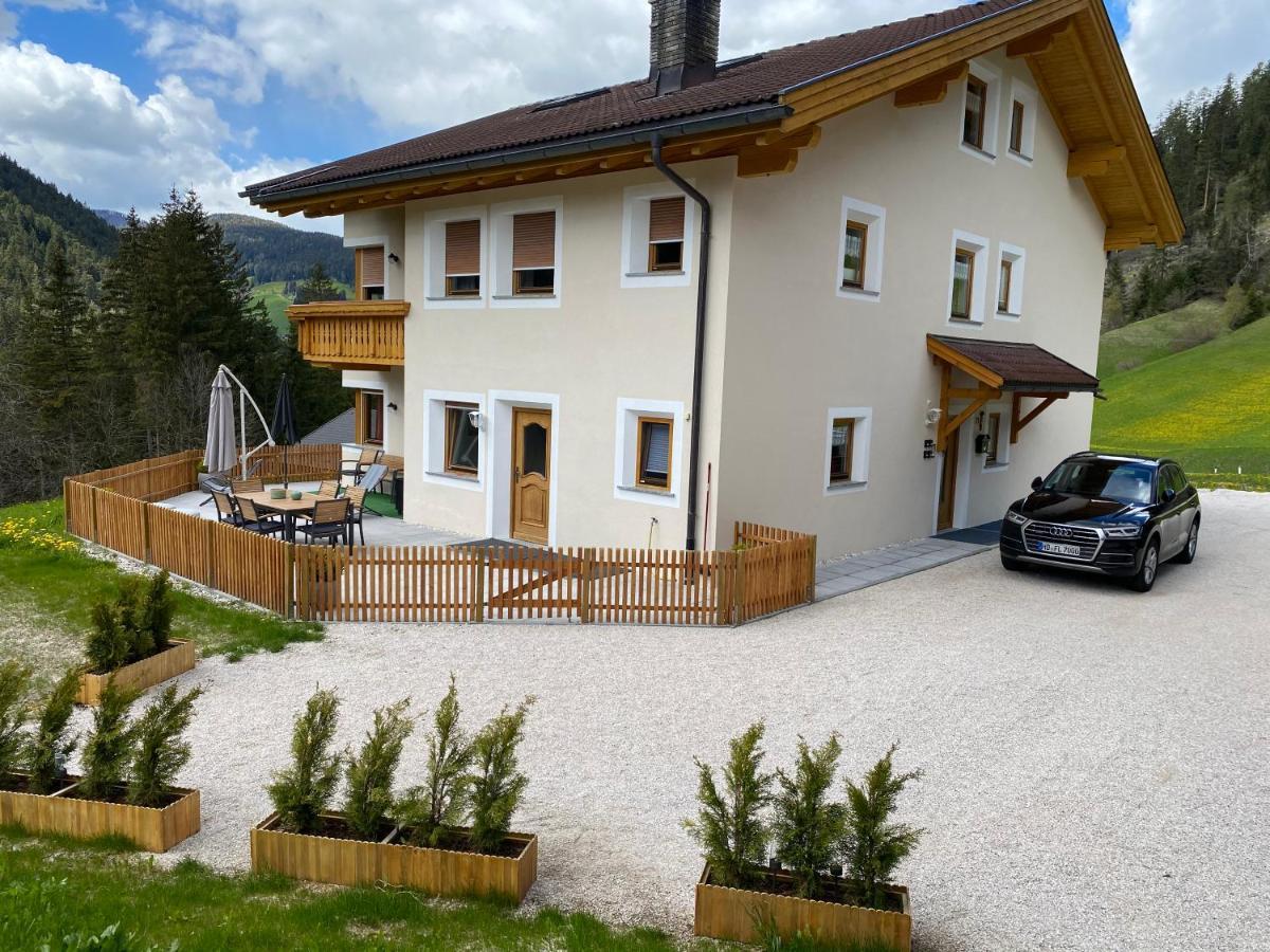 Apartments Oberhollenzer ブラーイエス エクステリア 写真